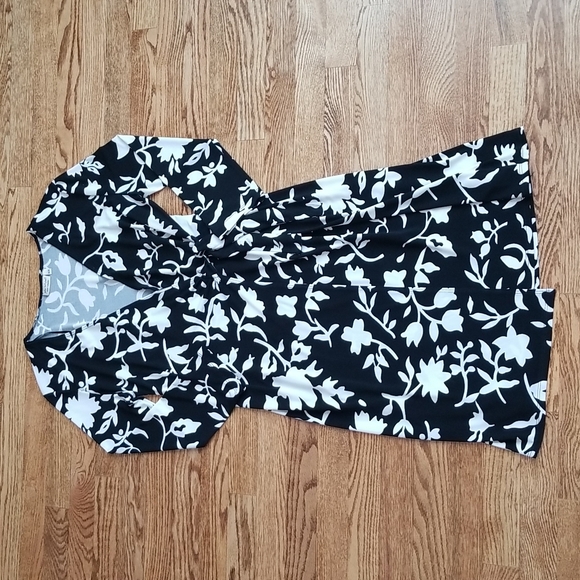 (M) Julie•Mitchell Urban Collection Floral V Neck Wrap Midi Dress ¾ Sleeves - Picture 1 of 8